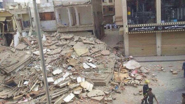 انهيار مبنى من 3 طوابق في جدة.. ولا وفيات