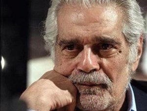 هل عجز عمر الشريف عن دفع إيجار الفندق الذي يقيم فيه بعد إفلاسه؟