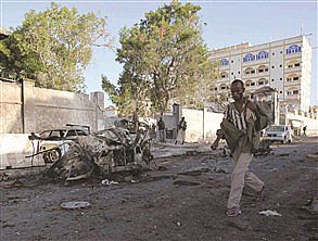 الامارات تدعو مواطنيها إلى مغادرة لبنان وتدين تفجير مقديشو