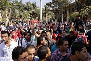 سفارتنا في القاهرة تدعو المواطنين للحذر