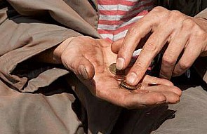 (متسول) مصري يخسر 400 ألف جنيه في البورصة!