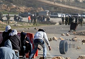 إصابات في مواجهات في مخيم بالضفة الغربية