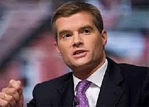 استقالة وزير الهجرة البريطاني بعد اكتشاف موظفة مقيمة بطريقة غير شرعية تعمل لديه