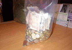 متسول يحمل 800 ألف جنيه!