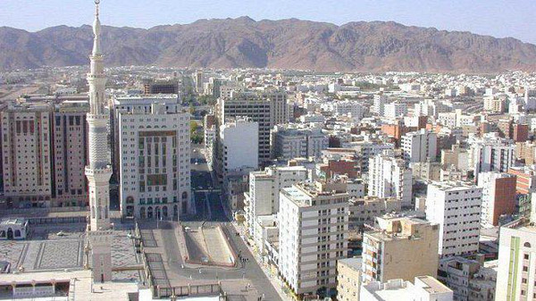 وفاة 15معتمراً وإصابة 130 في حريق فندق بالمدينة