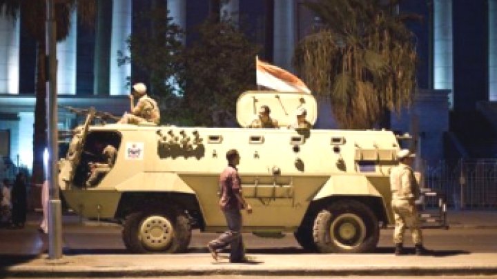 القوات المسلحة المصرية تنجح في اختراع جهاز مسح للقضاء على فيروسات سي والايدز