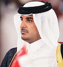 أمير البلاد يبعث رسالة لأمير قطر