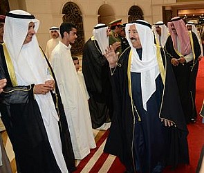 الأمير يعود إلى البلاد
