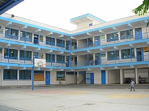 معلم سعودي يرفض إجازه زواجه من اجل طلابه