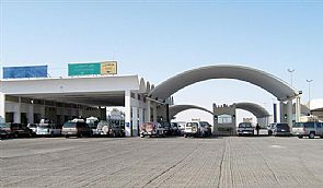وزير الداخلية يفتح تحقيقا عاجلا للوقوف على حقيقة  هروب خليجي ضبط مسلحا في النويصيب