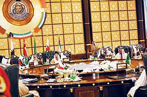 السعودية والإمارات والبحرين تسحب سفرائها من قطر