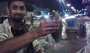 فيديو: اصطياد اسماك من شوارع حائل بعد هطول الامطار