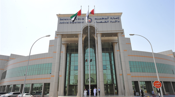 امرأة تقاضي خليجياً قال لها “انقلعي”