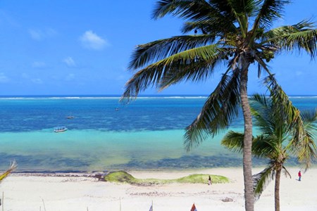 بالصور.. ستة بحار عليك زيارتها قبل أن تختفي!