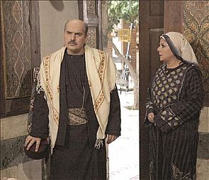 حريق في كواليس ‘باب الحارة’ يصيب ‘أبوعصام’