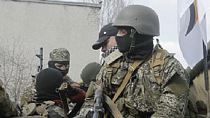 قتللى و جرحى في اشتباكات دامية في قاعدة في أوكرانيا