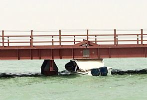 اصطدام طراد اسفل جسر الشيخ جابر‎