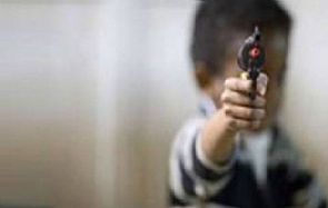 مصر: طفل يقتل والدته عن طريق الخطأ