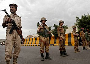 إصابة 5 جنود يمنيين جراء اشتباكات مع مسلحين