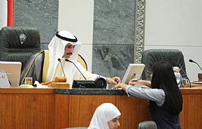 الغانم: الديمقراطية ممارسة تحتاج الى تدريب