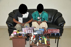 مباحث خيطان تقبض على شخصين متهمين بقضايا سلب بالقوة وسرقات وانتحال صفة رجال مباحث