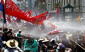 احراق العلم الامريكي في الفلبين