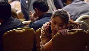 البحث عن الطائرة الماليزية ينتقل إلى الأعماق