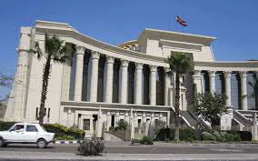 محكمة مصرية تؤيد حبس نشطاء بارزين