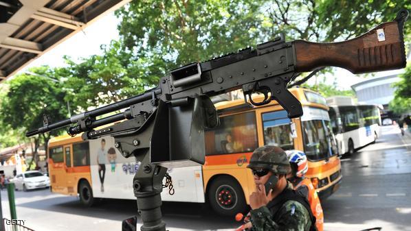 تايلاند.. قائد الجيش يلتقي زعماء سياسيين