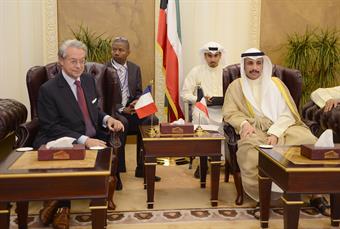 الغانم يستقبل رئيس الصداقة الفرنسية العربية الخليجية