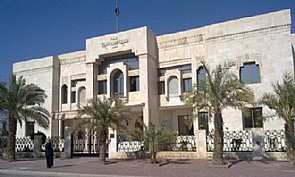 المباحث الجنائية تحتجز 12 مصرياً تظاهروا وحملوا لافتات المرشح السيسي