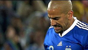 لاعب الأرجنتين ‘فيرون’ يودع الملاعب