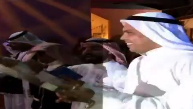 فيديو: رونالدو “الظاهرة” يرقص بالكويتي