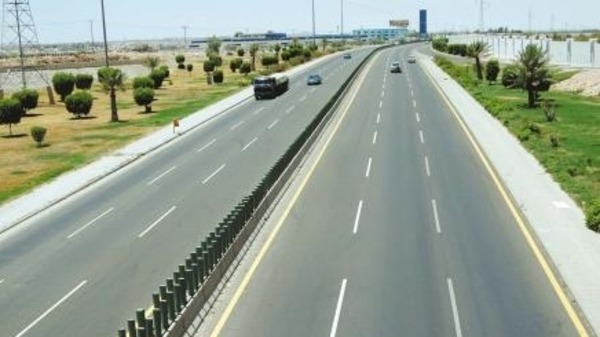 مفاوضات سعودية إماراتية حول ضريبة الطرق في يونيو