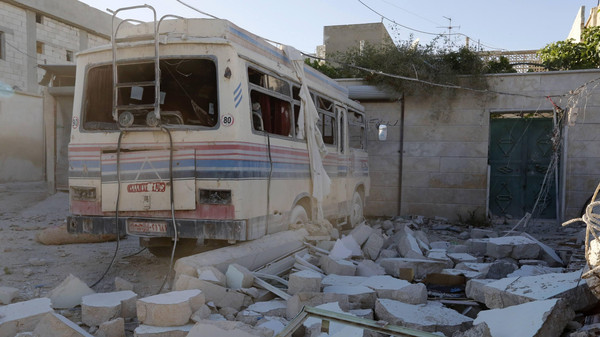 قذيفة تسقط على حافلة في جنوب شرق دمشق وتقتل 3 أشخاص