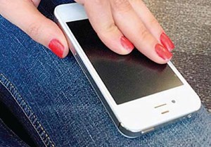 “بنطال” يشحن هاتفك الذكي لاسلكياً
