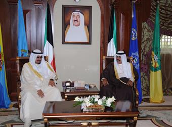 سمو ولي العهد يستقبل الشيخ احمد العبدالله والشيخ مبارك الدعيج