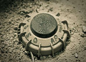 أوكرانيا تتهم روسيا بزرع ألغام في أراضيها