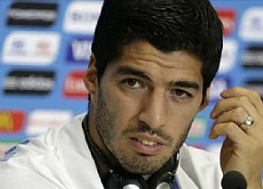 سواريز ينفي في التحقيقات عض كييليني