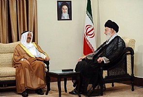 سمو الأمير يلتقي بخامنئي في طهران