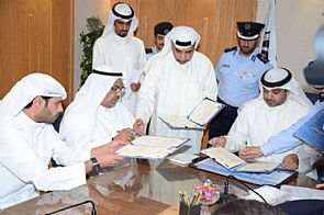 العبدالله وقع عقد التأمين الصحي لرجال الإطفاء بتكلفة 3 ملايين دينار