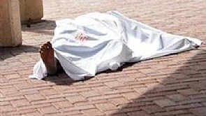 العثور على جثة شخص منحور بالصليبيخات