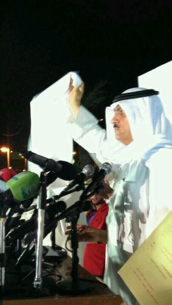 فيديو: تزاحم الشباب للسلام على ضمير الامة ( مسلم البراك ) بعد انتهاء الندوة