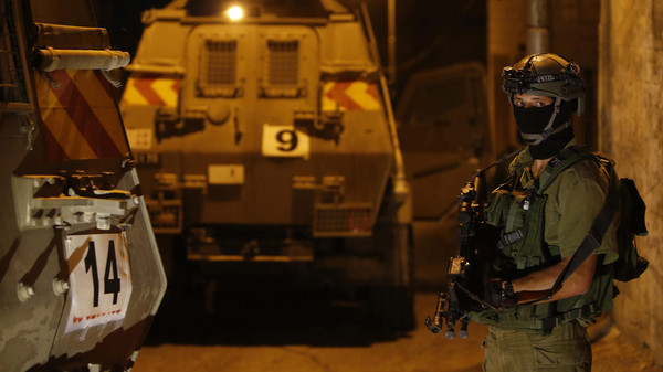 إسرائيل تعتقل رئيس المجلس التشريعي و40 آخرين