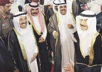 سمو الأمير يقيم مأدبة إفطار على شرف الشيخ خليفة بن سلمان آل خليفة