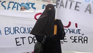 المحكمة الأوروبية: قرار فرنسا حظر النقاب قانوني