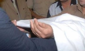 مصر: فلاح يحمل كفنه بعد قتله حماته بالخطأ في جلسة صلح