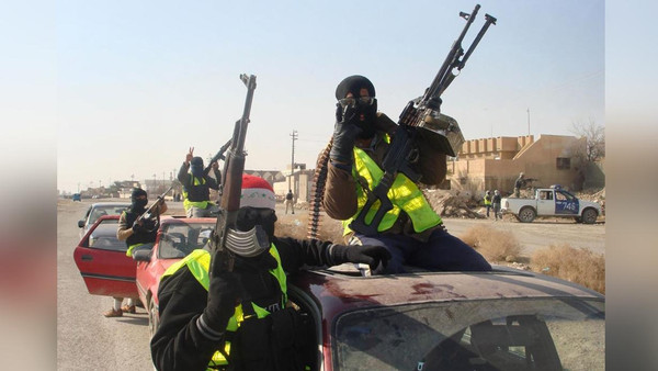 العراق: ميليشيا تعدم 15 سنيا وتعلق جثثهم على الأعمدة