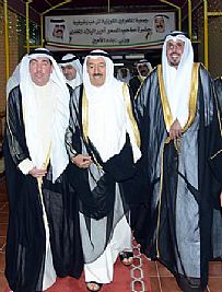 أمير البلاد يزور النادي الكويتي للصم والنادي الرياضي للمعاقين