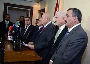 وزراء قرروا الانسحاب من حكومة المالكي:بينهم وزير الخارجية، احتجاجا عل التصريحات الأخيرة لرئيس الوزراء